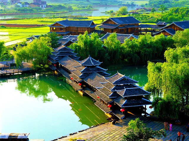 桂林象鼻山•漓江阳朔•世外桃源•古东瀑布•银子岩•遇龙河竹筏 4天3晚全景游【全新桂林】