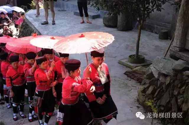 红衣定终生红瑶集体大型婚礼