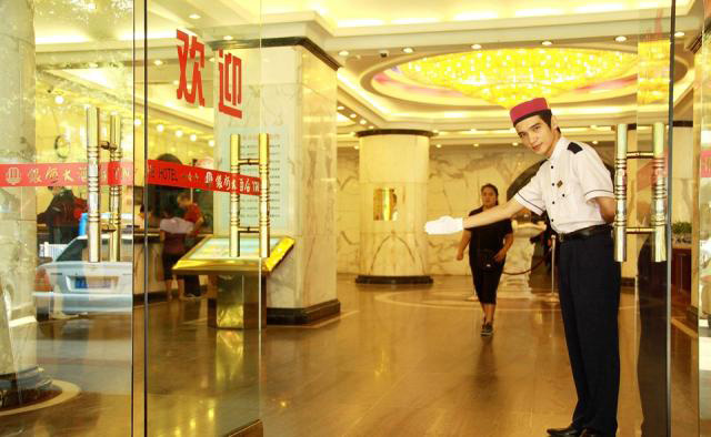 银河大酒店 大门