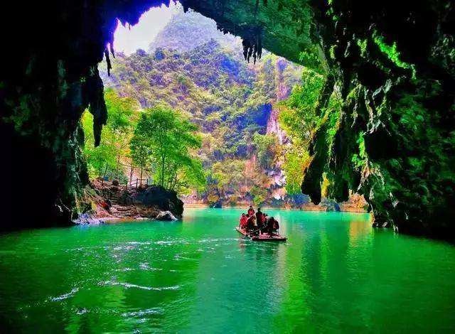 德天跨国瀑布•鹅泉•通灵大峡谷•凤山三门海 3天2晚游【2人-8人小团】